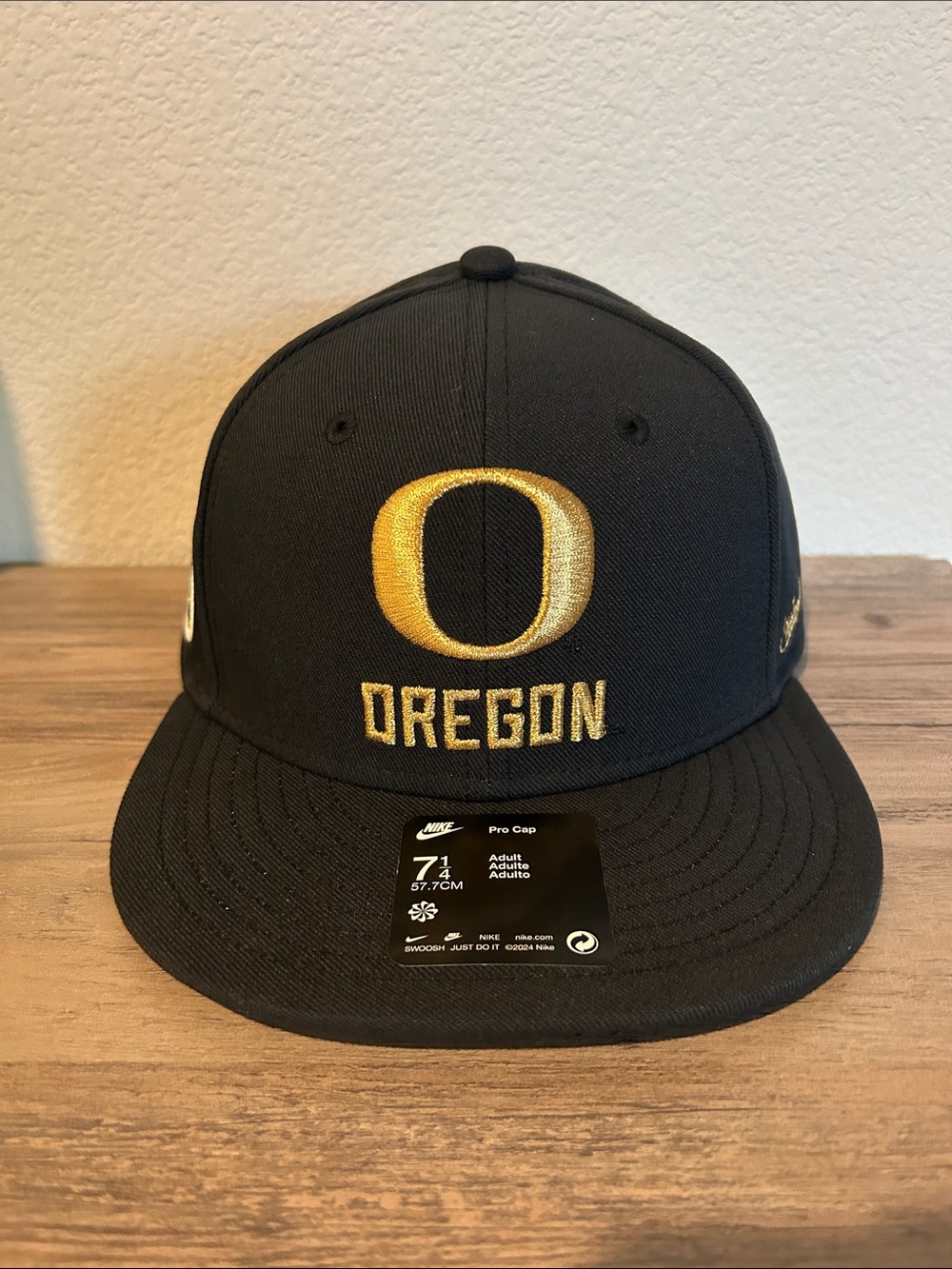 Nike Black Oregon Ducks Shoe Duck Wool Fitted Hat NEW